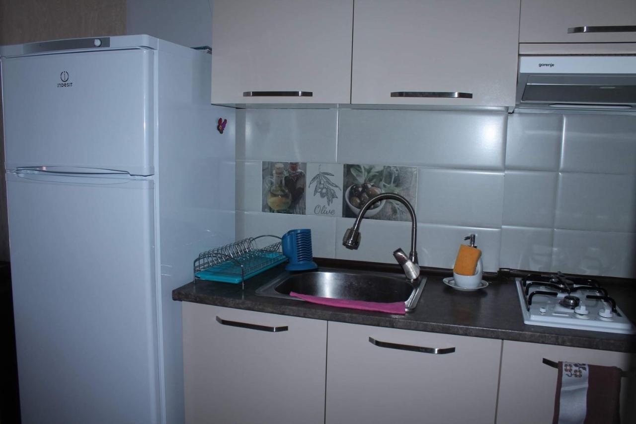 Berapartment With Mountain View Batumi Exterior foto