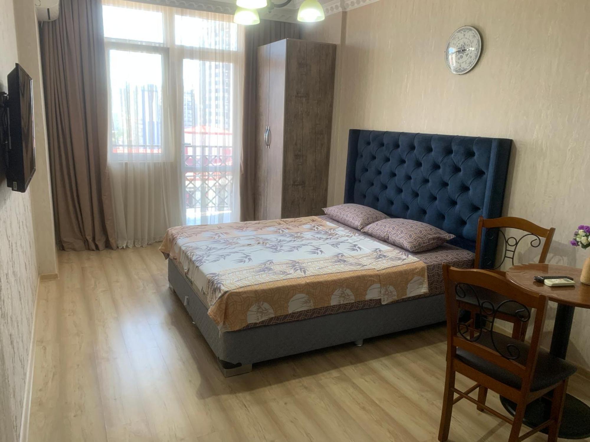 Berapartment With Mountain View Batumi Exterior foto