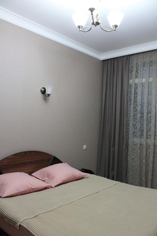 Berapartment With Mountain View Batumi Exterior foto